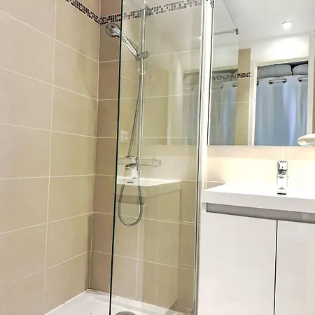 L'esquinade - G4 125 By Interhome *